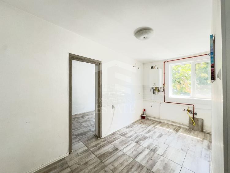 Apartament cu 2 camere semidecomandat în Rahova