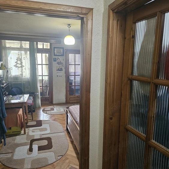 Garsonieră decomandată în Central
