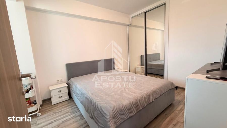 Apartament cu 3 camere, mobilat în Fratelia