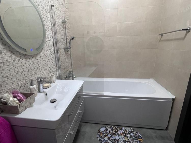 Apartament cu 2 camere decomandat în Central