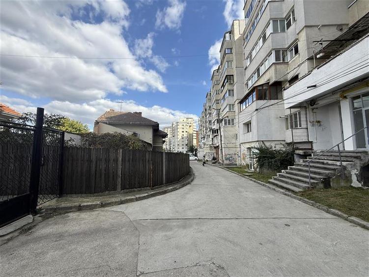 Teren intravilan de 384 mp, în Banca Națională