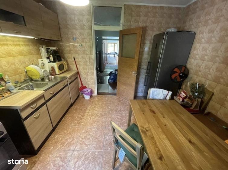 13 Septembrie Prosper 4 Camere De Vanzare Semi Stradal Etaj 1 - 3