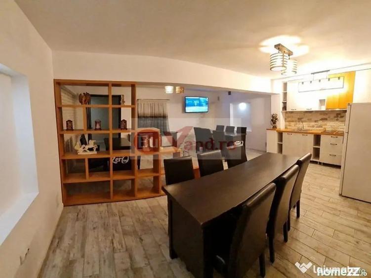 Casă cu 7 camere cu Teren 300 Mp în Faleză
