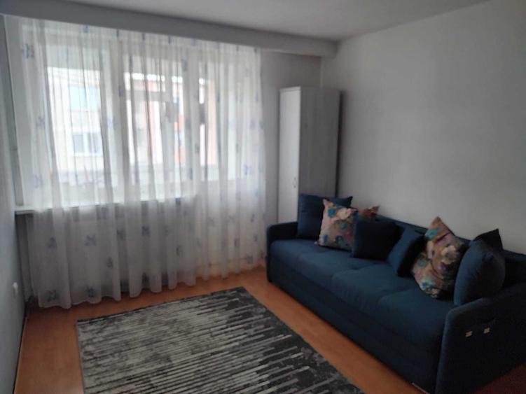 Apartament cu 2 camere semidecomandat în Mărăței