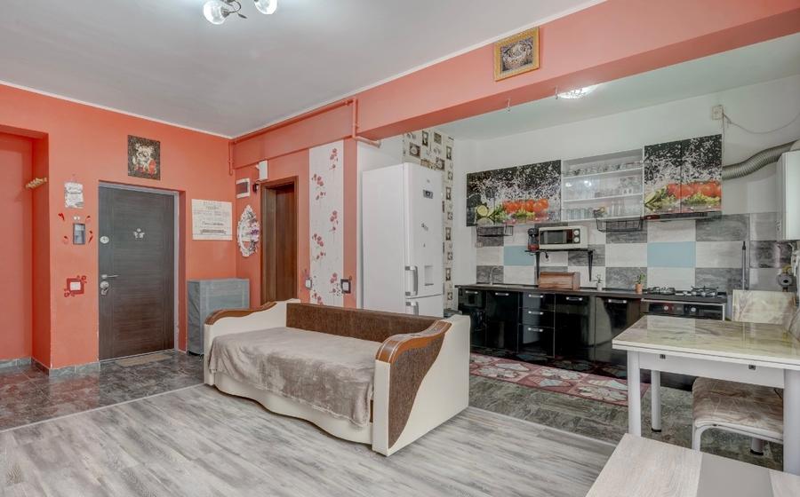 Apartament cu 2 camere semidecomandat, mobilat în Rahova