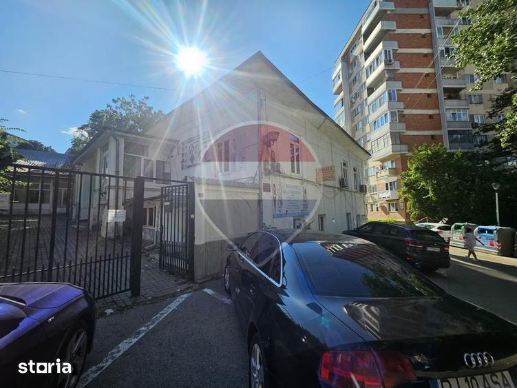 Casă cu 4 camere cu Teren 1302 Mp în Central