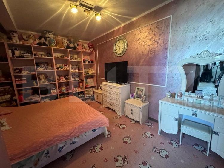 Apartament cu 4 camere decomandat, mobilat în Central