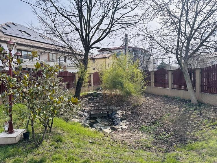 Casă individuală cu 11 camere cu Canalizare în Chiajna