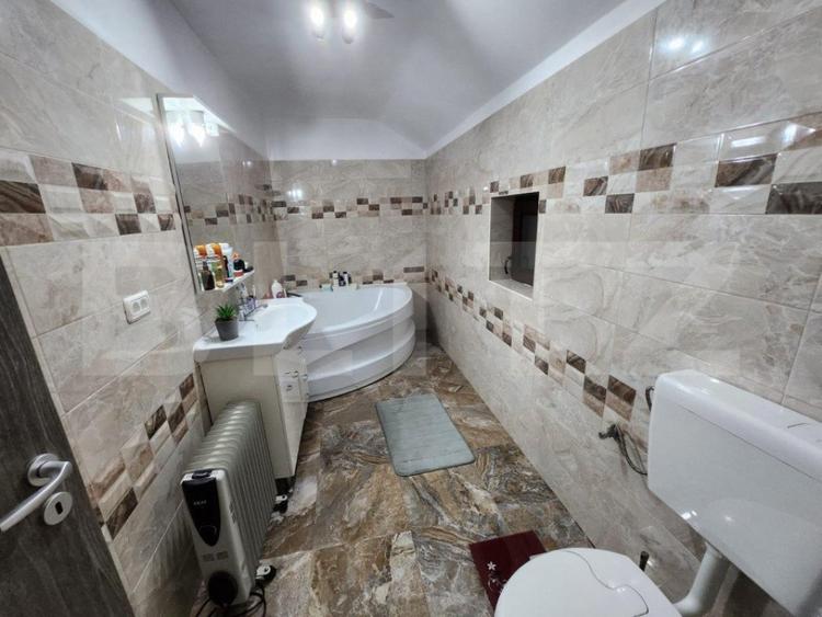 Casă cu 4 camere cu Teren 560 Mp în Central