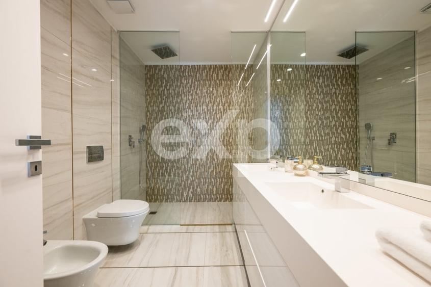 Penthouse cu 4 camere decomandat, mobilat în Nord