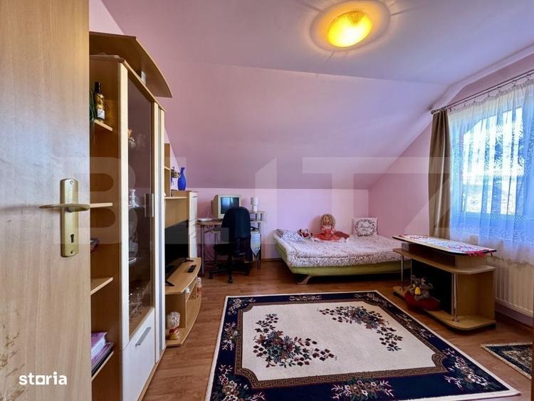 Casă cu 4 camere în Corunca