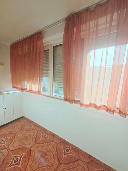 Apartament cu 2 camere semidecomandat în Cantemir