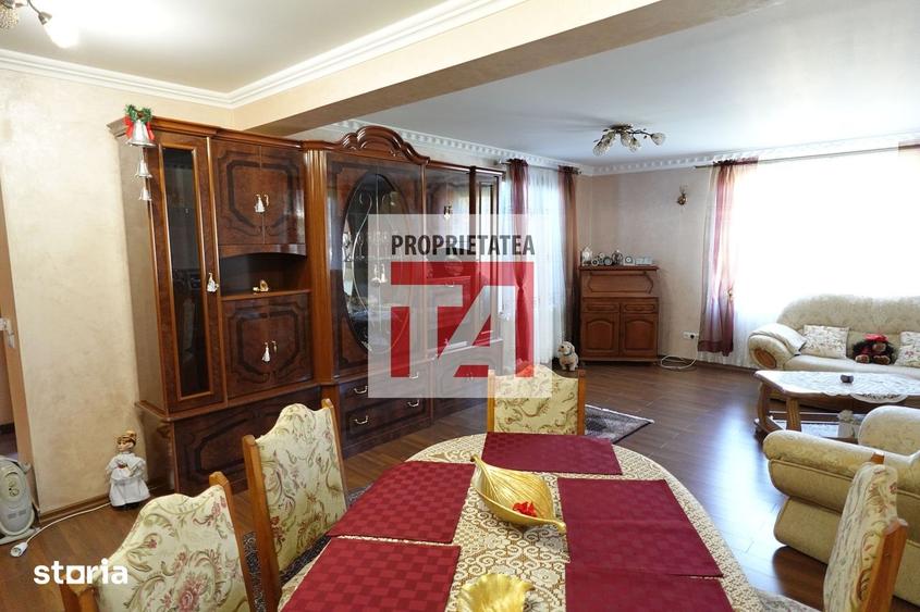 Casă cu 6 camere cu Teren 1500 Mp în Central