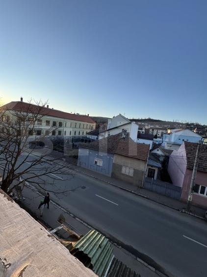 Apartament cu 2 camere decomandat, mobilat în Târnăveni