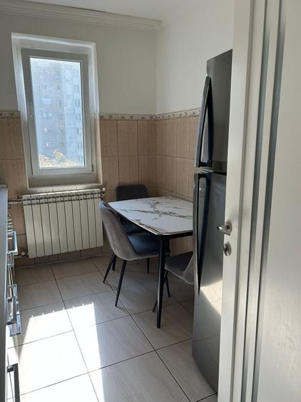 Apartament cu 2 camere semidecomandat, mobilat în Tomis II