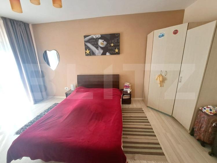 Casă individuală cu 6 camere cu Canalizare în Cristian