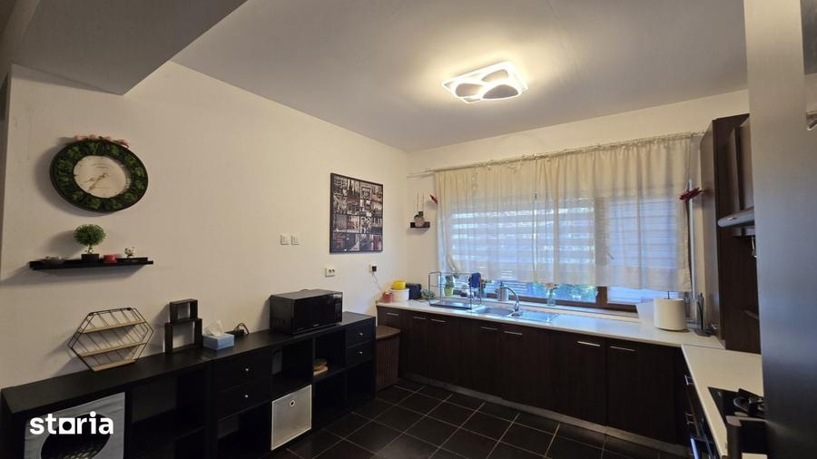 Casă cu 4 camere cu Teren 187 Mp în 1 Decembrie