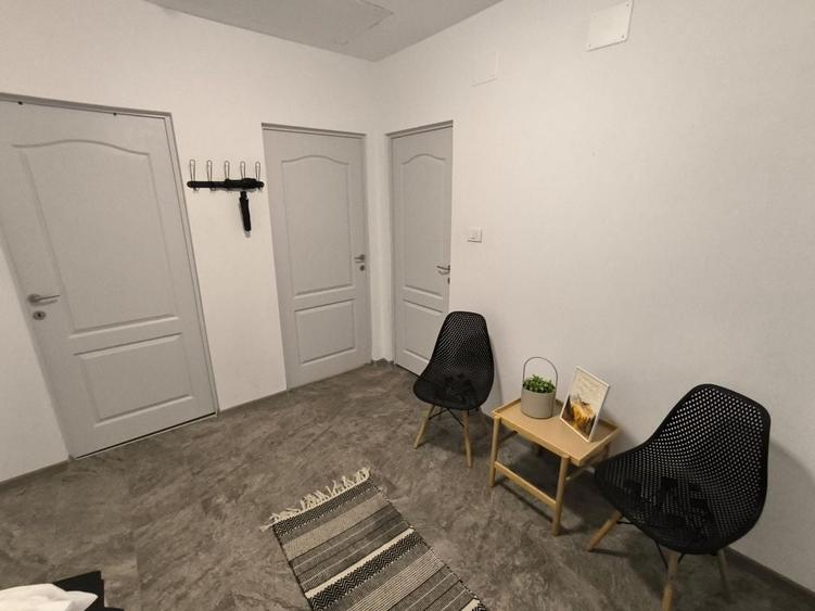 Casă cu 3 camere cu Teren 250 Mp în Central