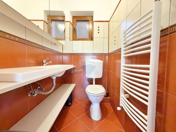 Casă individuală cu 5 camere cu Piscina în Gai