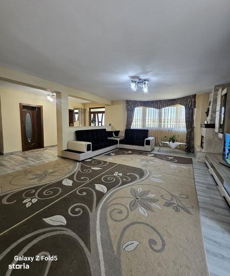 Casă cu 4 camere decomandat în Cihei