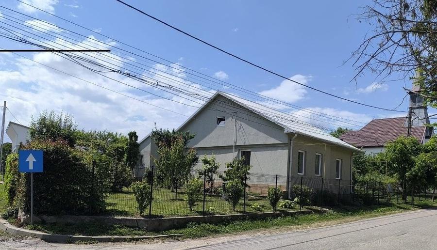 Casă cu 3 camere în Siret