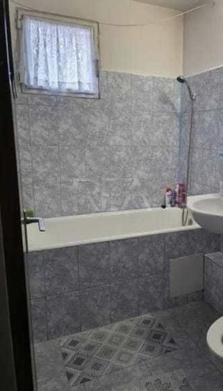 Apartament cu 3 camere semidecomandat în Crângași