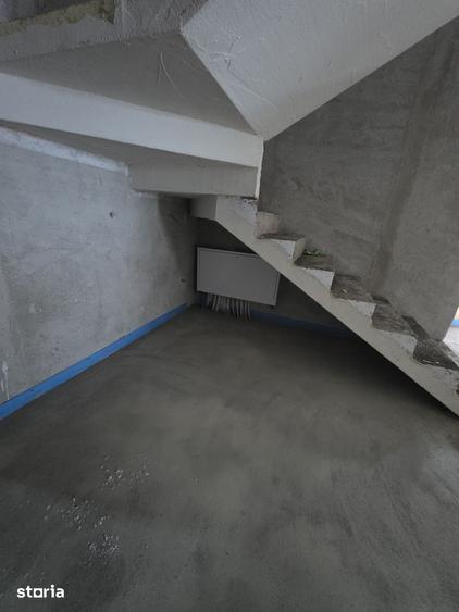 Casă cu 5 camere cu Teren 1300 Mp în Brodina