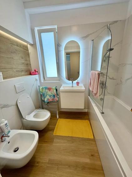 Casă individuală cu 4 camere cu Canalizare în Tunari