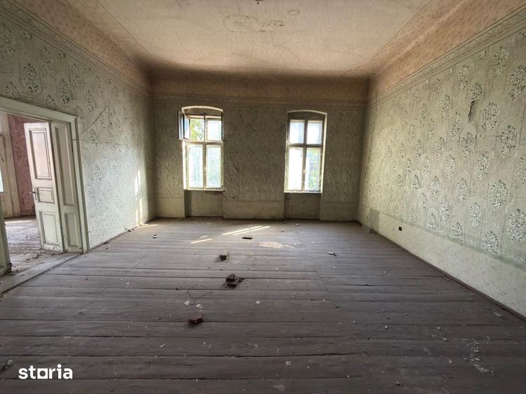 Apartament cu 5 camere în Traian