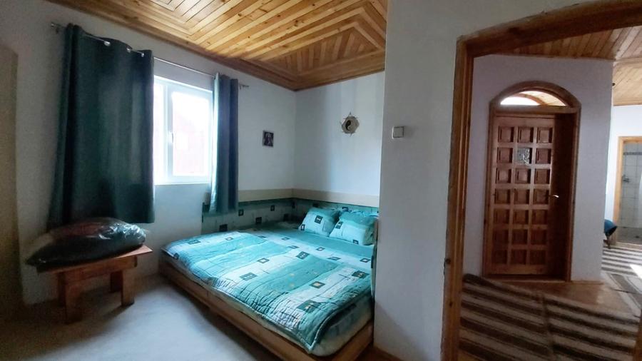 Casă individuală cu 6 camere cu Canalizare în Cheia
