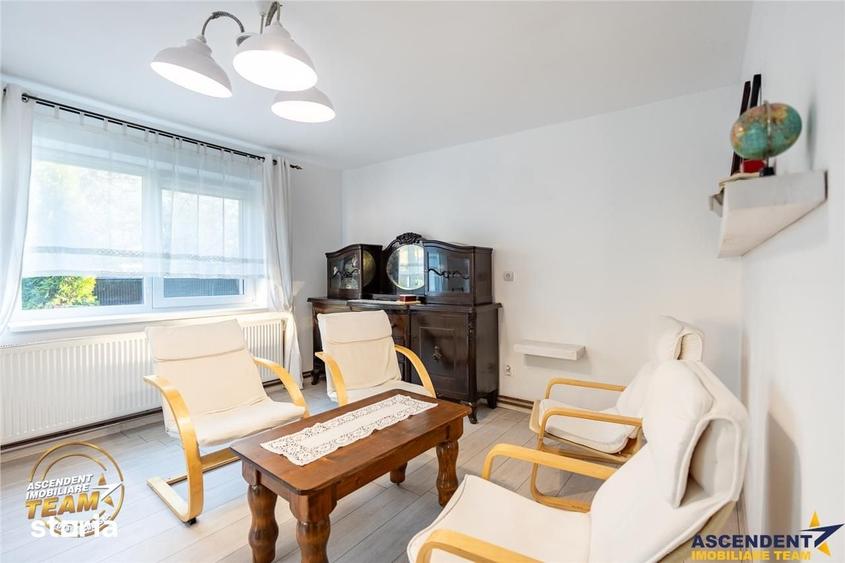 Casă cu 7 camere cu Teren 2822 Mp în Central