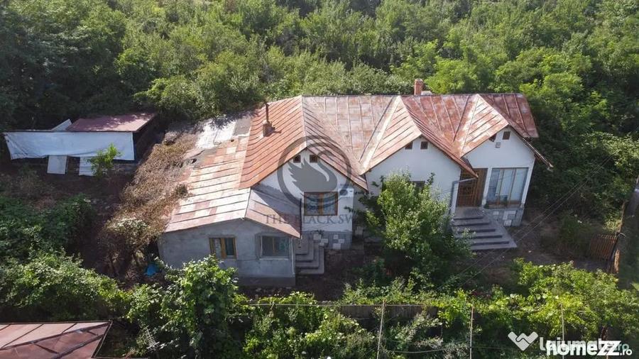 Casă cu 5 camere cu Teren 2407 Mp în Găgeni