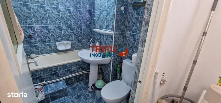 Apartament cu 3 camere decomandat în Cetate