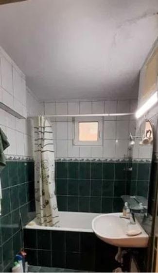 Apartament cu 4 camere semidecomandat în Iancului