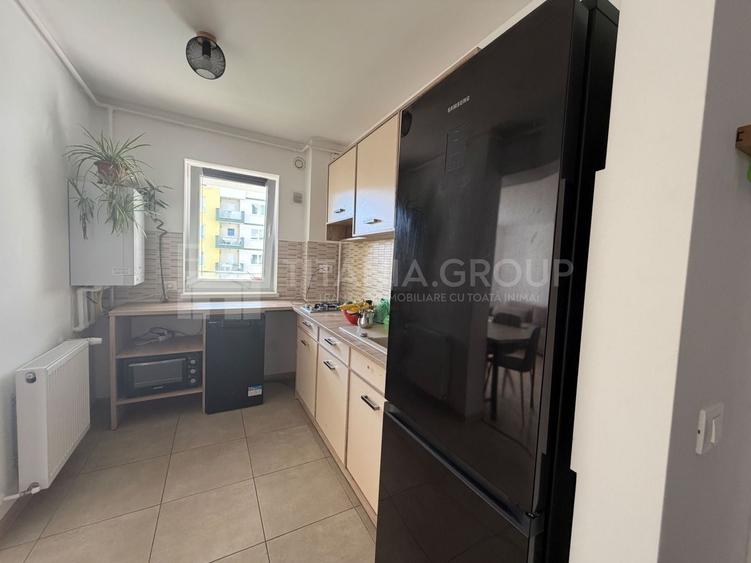 Apartament cu 2 camere semidecomandat în Tractorul