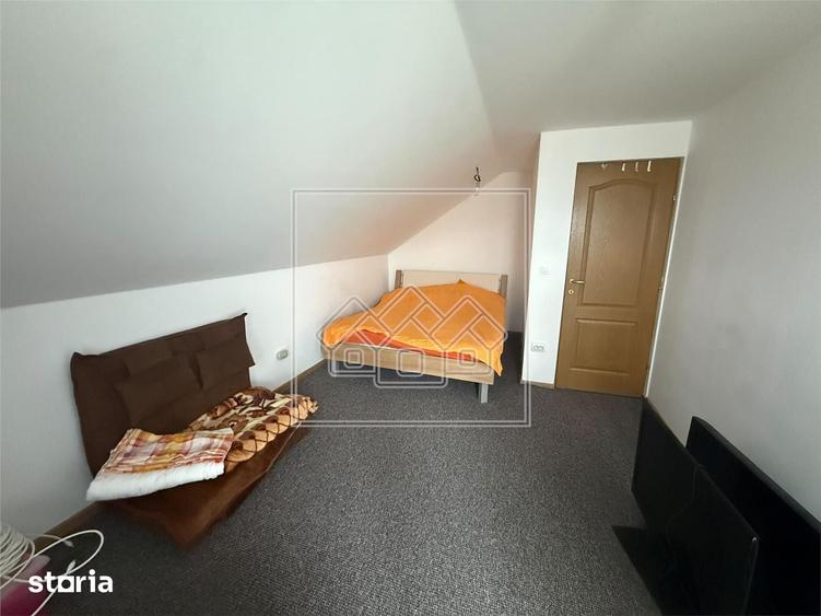 Casă cu 3 camere cu Teren 737 Mp în Roșia