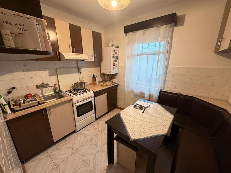 Apartament cu 3 camere decomandat în Lenin