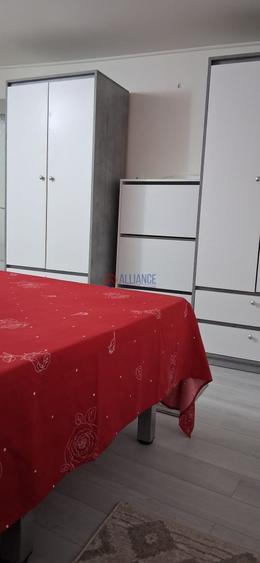Apartament cu 3 camere decomandat în Dacia