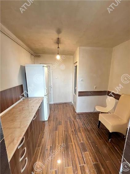 Apartament cu 3 camere decomandat, mobilat în Mihai Viteazul