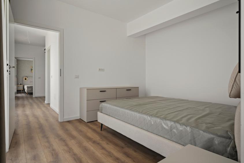 Penthouse cu 3 camere decomandat în Prelungirea Ghencea
