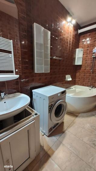 Apartament cu 3 camere în Decebal