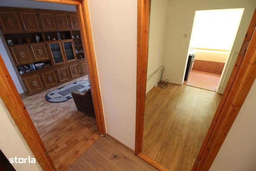 Apartament cu 3 camere decomandat în Micro 17