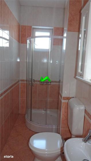 Apartament cu 3 camere decomandat în Sub Arini