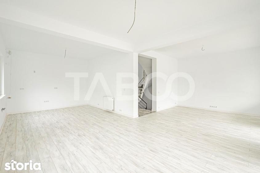 Casă cu 4 camere decomandat cu Teren 177 Mp în Central