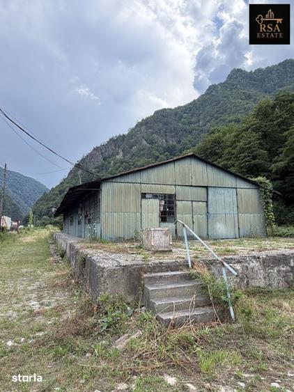 Teren de 13500 mp, în Central
