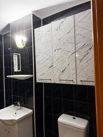 Apartament cu 3 camere decomandat în Exterior Vest