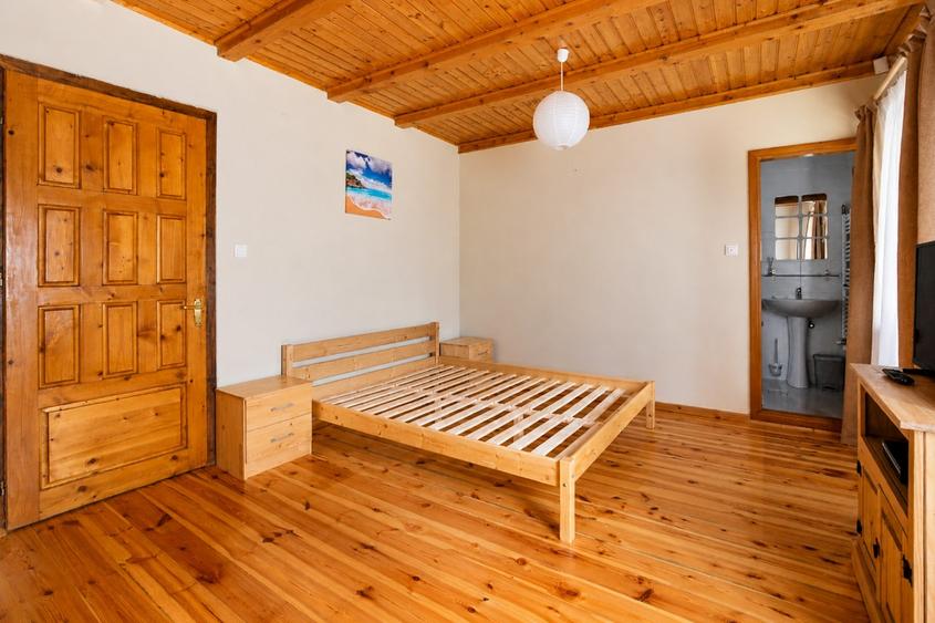 Casă individuală cu 3 camere cu Teren 332 Mp în Castelul Peleș