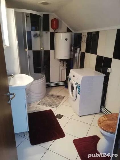 Casă cu 5 camere cu Teren 2100 Mp în Malu cu Flori
