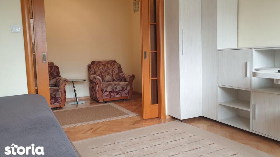 Apartament cu 3 camere decomandat, mobilat în Rahova