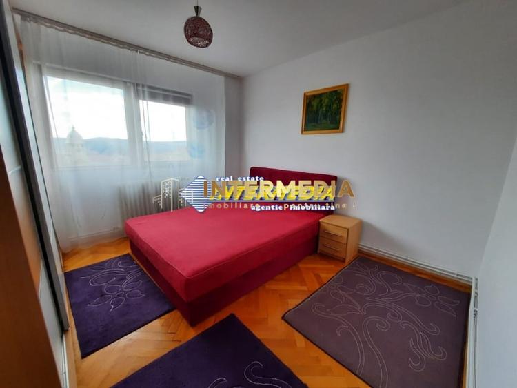Apartament cu 3 camere decomandat, mobilat în Central